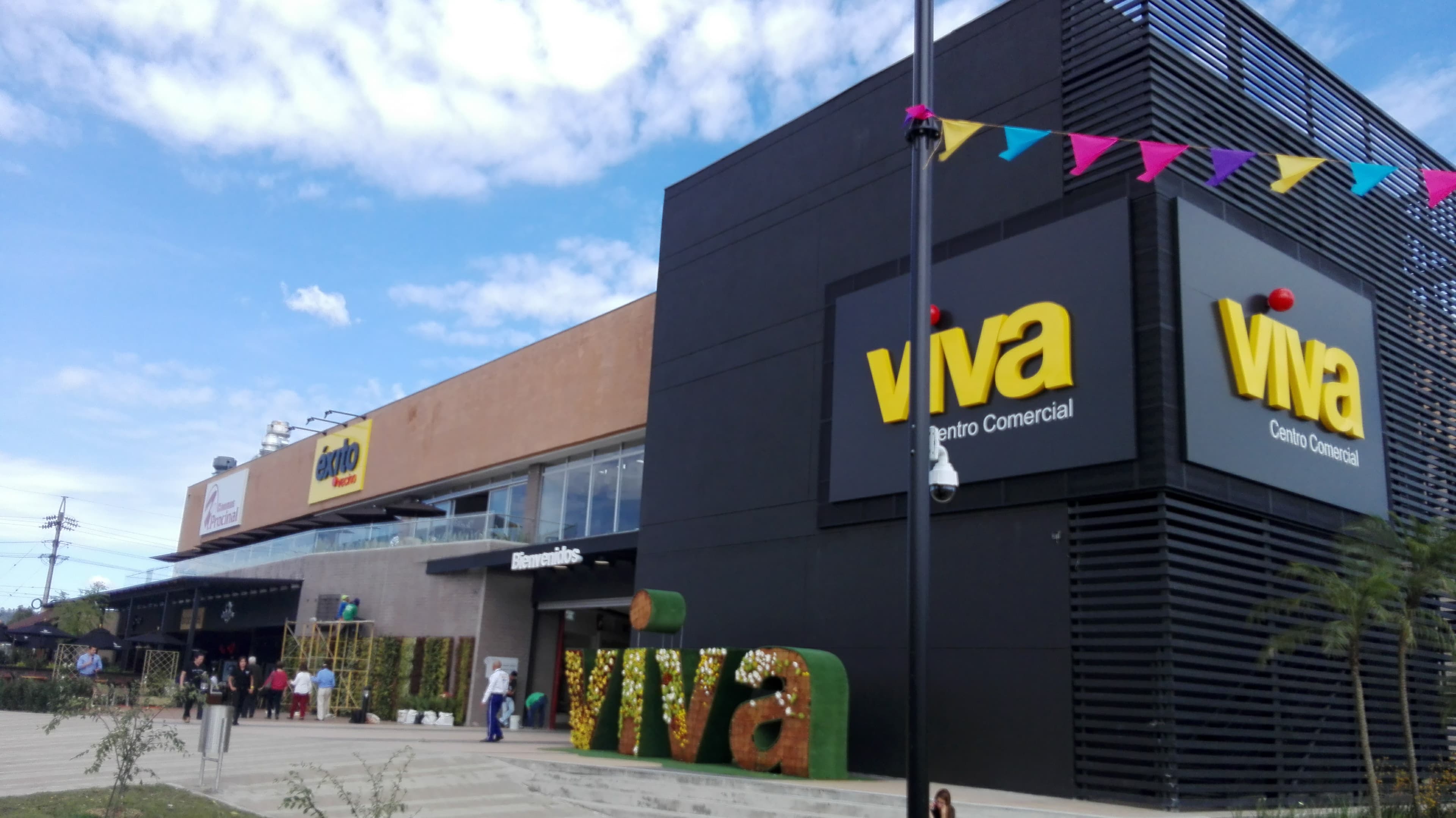 Centro Comercial Viva - Montaje de estructuras metálicas